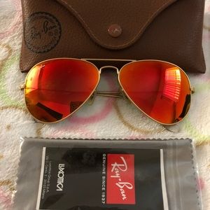 Sold!! Ray Ban 3025 classic aviator flash lens